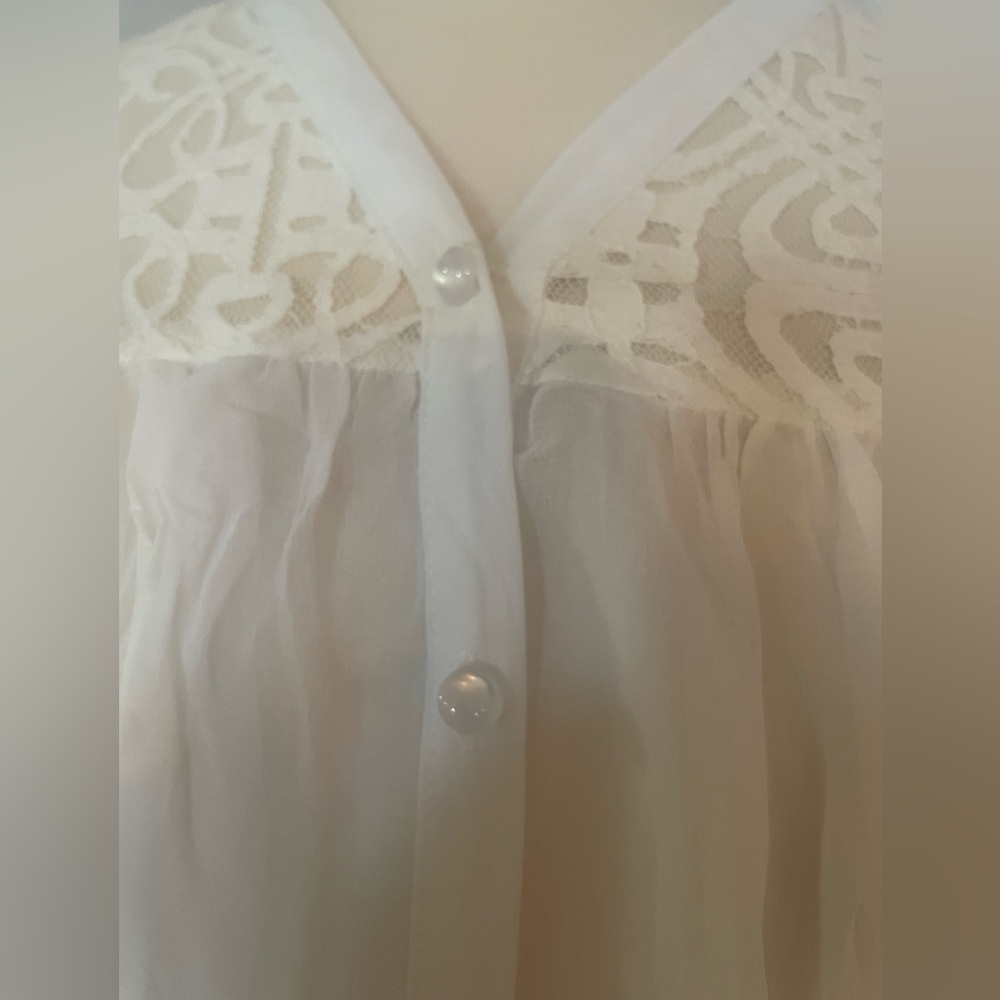 Sacred Threads short sleeve NWT - Picture 2 of 6